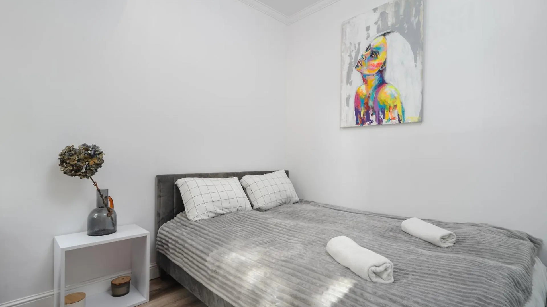 Central Warsaw Apartment - Great Location - Cozy One Bedroom Apartment In Warsaw - Solidarnosci 64 0*,  Poland