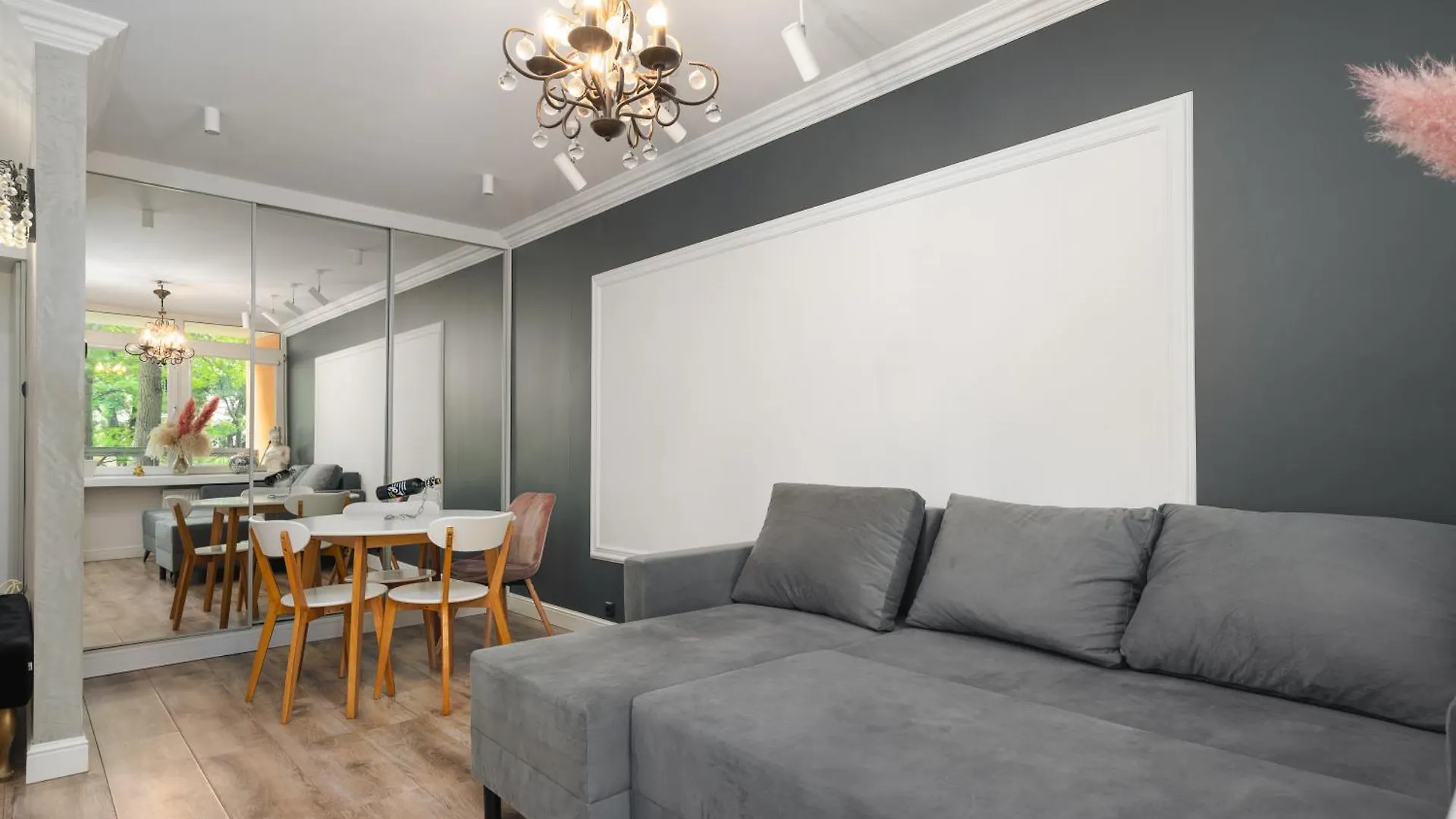 Central Warsaw Apartment - Great Location - Cozy One Bedroom Apartment In Warsaw - Solidarnosci 64