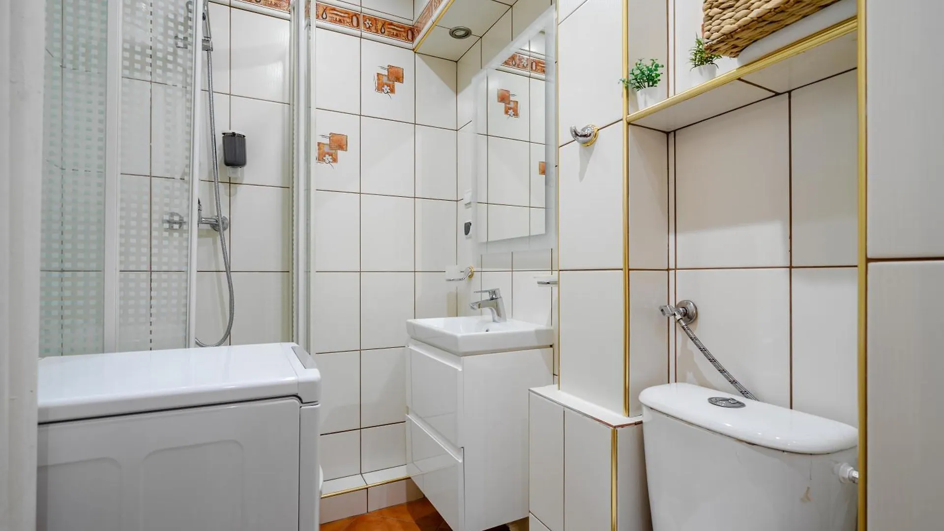 Central Warsaw Apartment - Great Location - Cozy One Bedroom Apartment In Warsaw - Solidarnosci 64